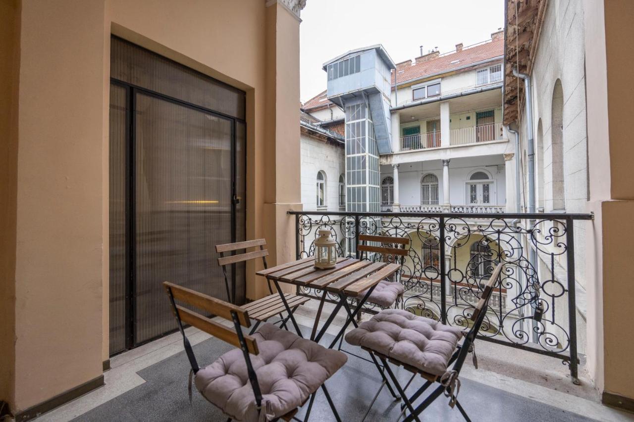 Spacious & Cozy W/ Terrace Lejlighed